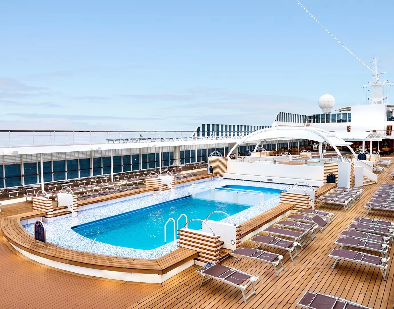 MSC Armonia piscina