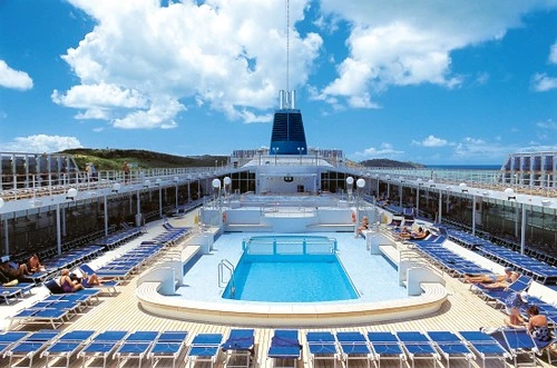 piscina msc lirica