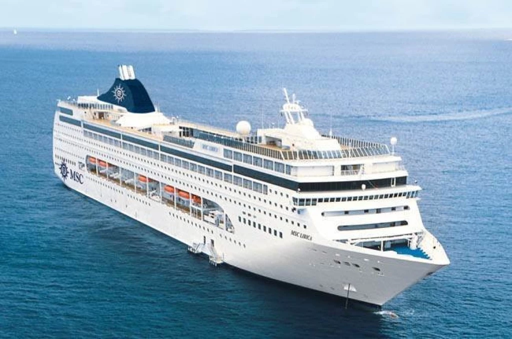 navio msc lirica