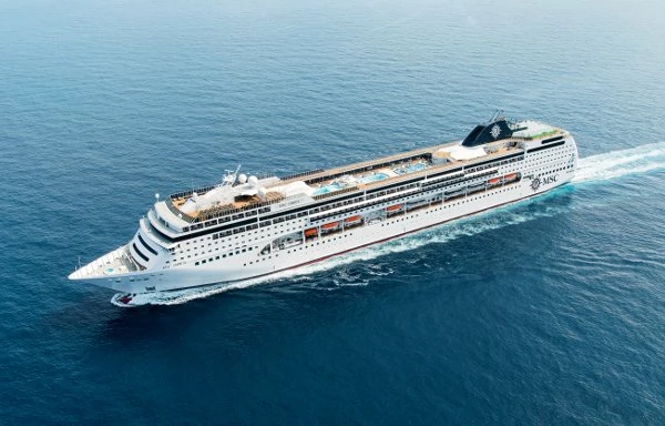 navio msc lirica