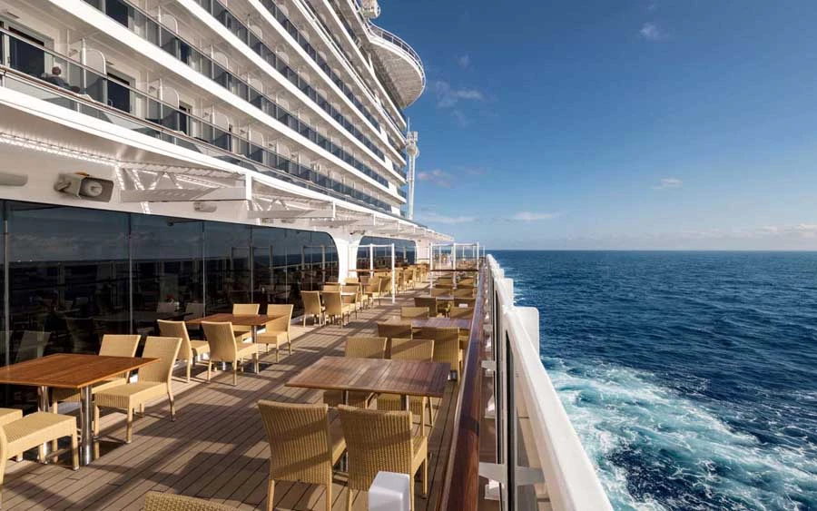 Navio Belo em Alto Mar 2025