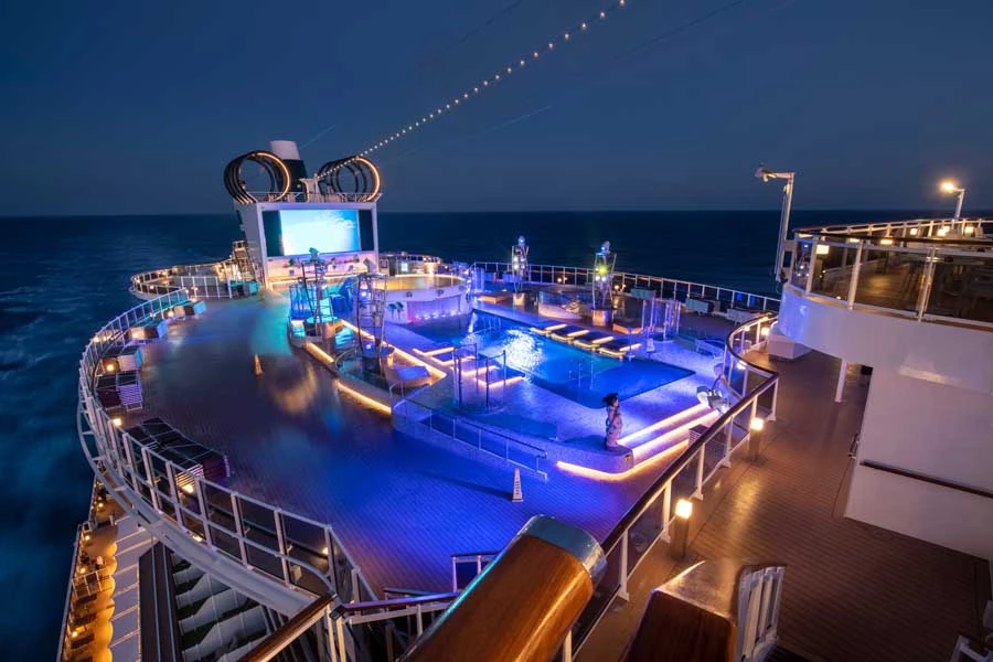 Navio Belo em Alto Mar 2025