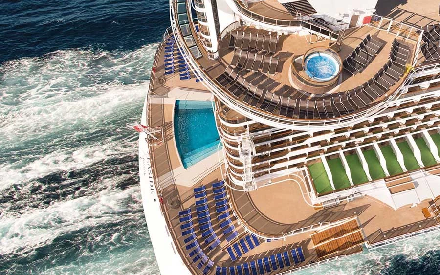 Navio Belo em Alto Mar 2025