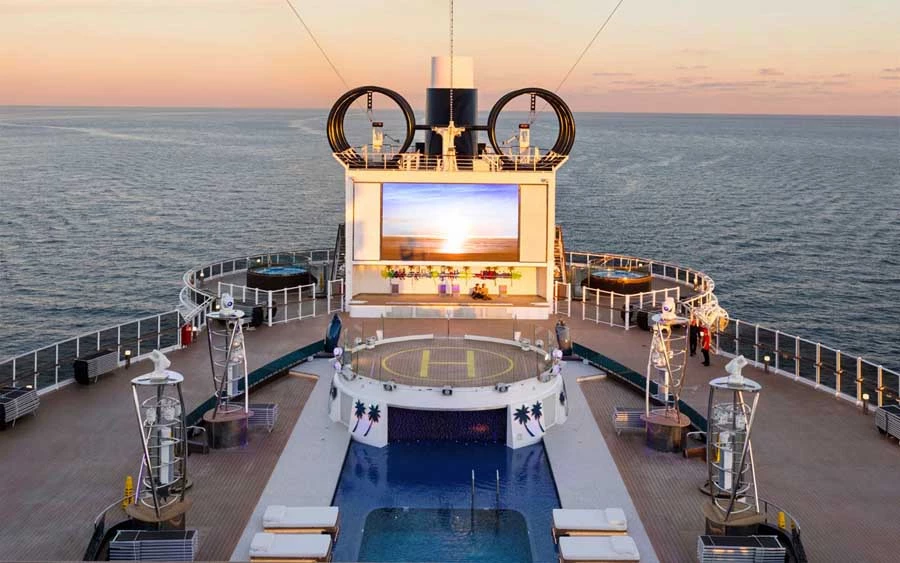 Navio Belo em Alto Mar 2025